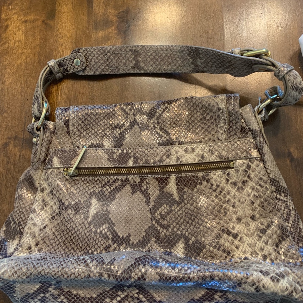 Cynthia Rowley snake skin purse, comes with dust bag - Picture 5 of 8